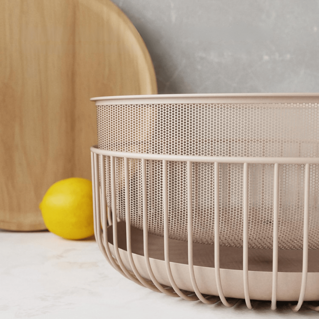 Fruit Bowl With Wooden Lid Protection