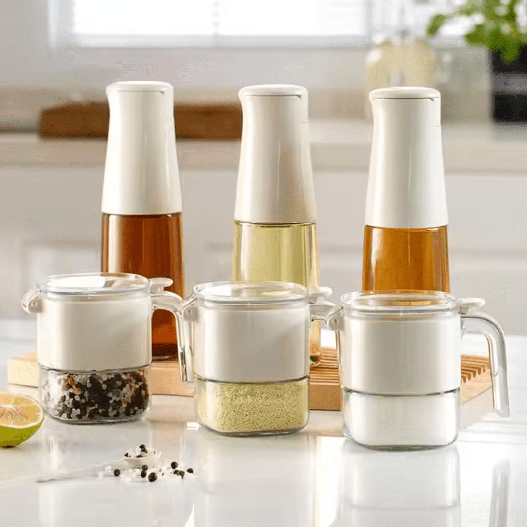 Moisture-Proof Container With Lid and Handle