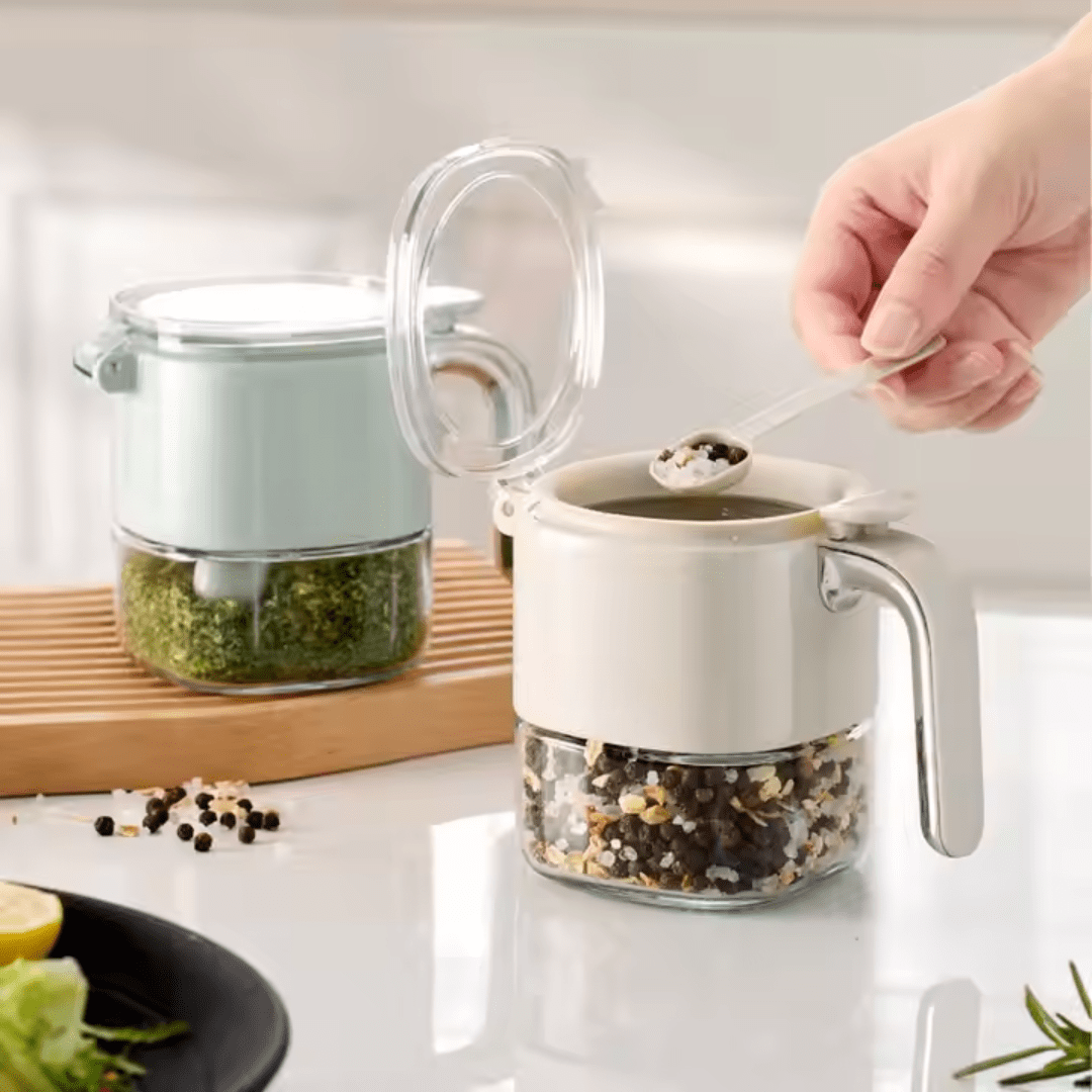 Moisture-Proof Container With Lid and Handle